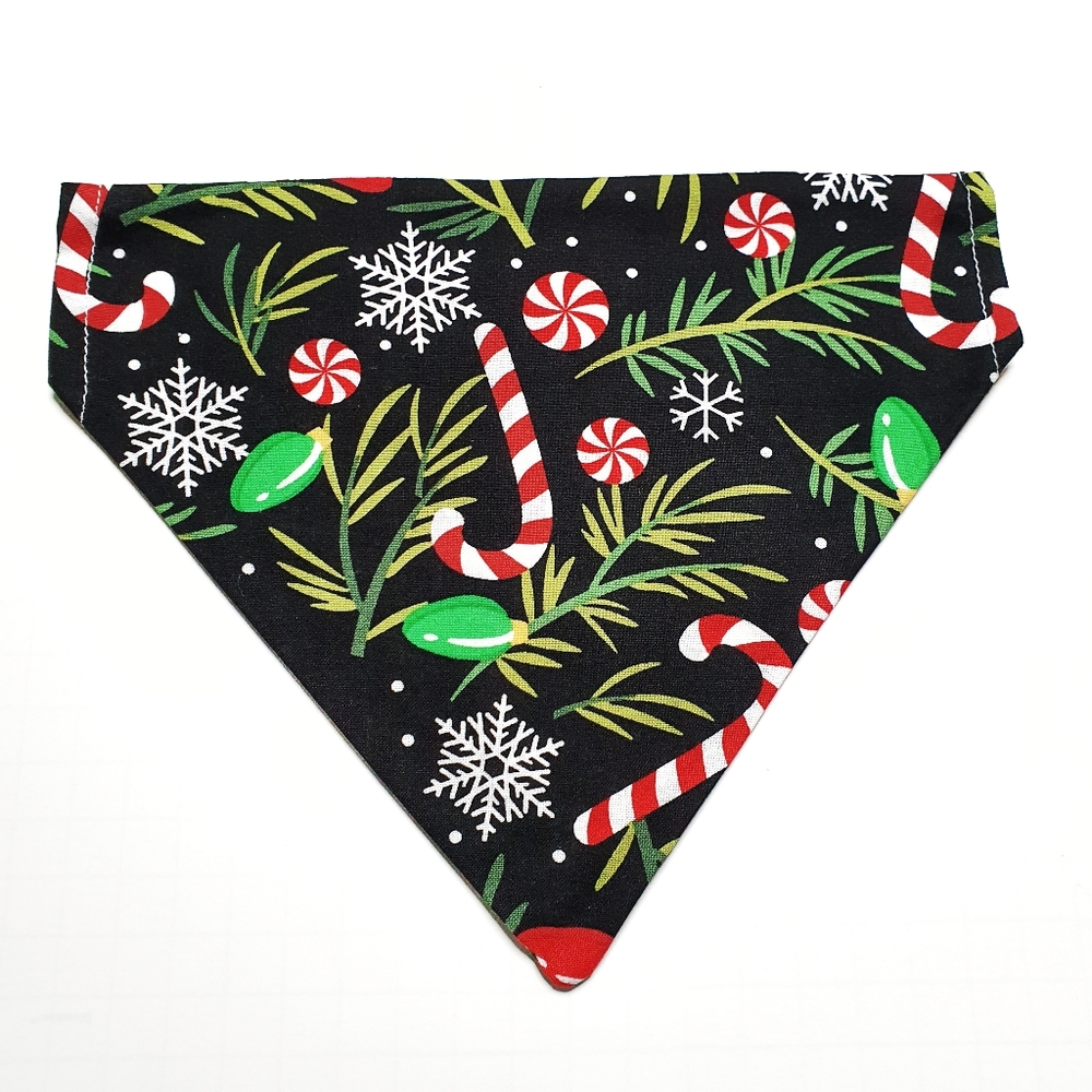🐶 5 for $15 * Pablo Reversible Christmas Candy Cane Dog Bandana